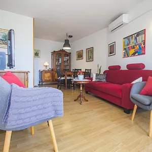  Apartment La Maison Central
